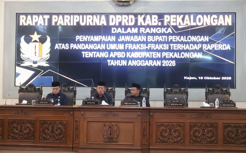 Ketua DPRD Kabupaten Pekalongan, H. Abdul Munir, mendorong agar pelaksanaan kegiatan yang telah direncanakan dalam APBD dapat dimulai sejak Februari setiap tahunnya. Usulan ini disampaikan dalam rapat paripurna DPRD Kabupaten Pekalongan dengan agenda Penyampaian Jawaban Bupati atas Pandangan Umum Fraksi-Fraksi terhadap Raperda APBD Tahun Anggaran 2026, Rabu (15/10/2025), di Gedung Paripurna DPRD setempat.