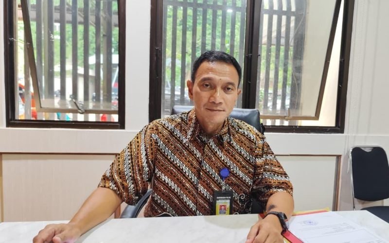 Kombes Pol Dwi Subagio saat memberikan keterangan kepada media terkait OTT tiga oknum wartawan di Pekalongan (dok. Istimewa)