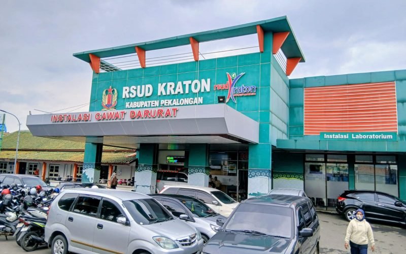 Gedung RSUD Kraton Kabupaten Pekalongan, salah satu fasilitas layanan kesehatan rujukan milik pemerintah daerah (dok. Bagus - Rasika Pekalongan)