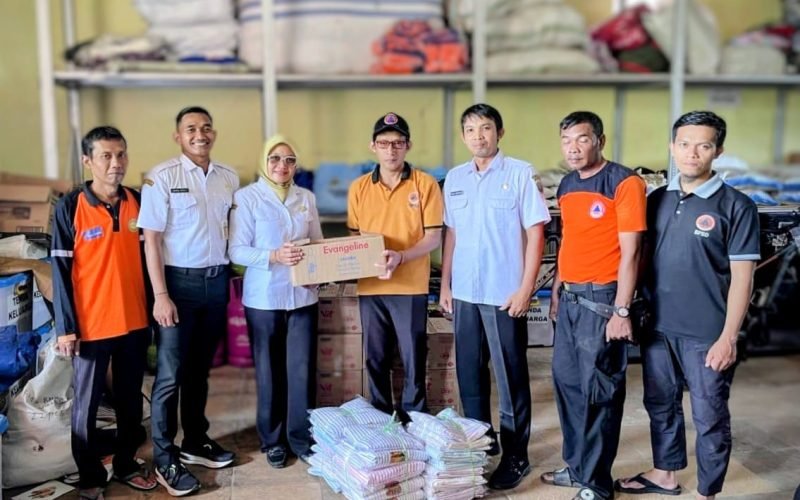 RSUD Kraton Kabupaten Pekalongan menyalurkan bantuan kemanusiaan bagi korban banjir melalui BPBD setempat. Bantuan diterima Sekretaris Pelaksana BPBD untuk selanjutnya didistribusikan ke wilayah terdampak, Rabu (21/1/2026).