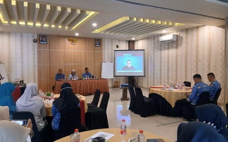 Suasana kegiatan lintas sektor yang digelar LPPM Undip bersama Dinas Kesehatan Kabupaten Pekalongan dalam upaya memperkuat edukasi imunisasi dan menangkal hoaks di tengah masyarakat (dok. Bagus - Rasika FM Pekalongan)