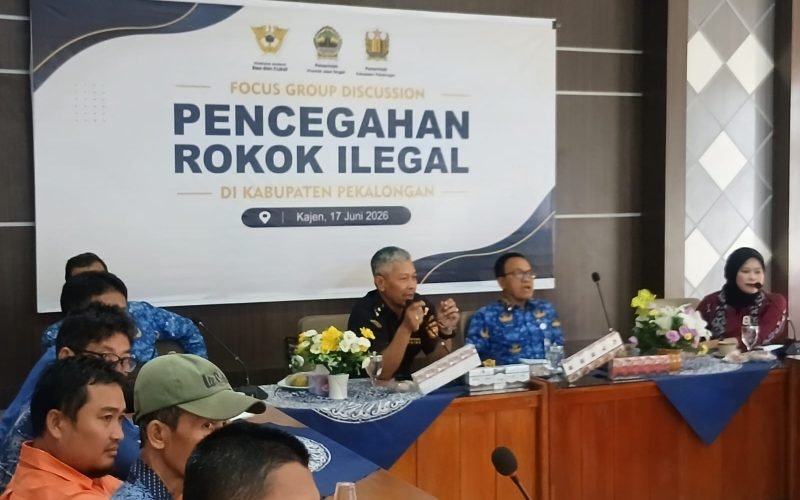 Suasana Focus Group Discussion (FGD) Pencegahan Rokok Ilegal yang digelar Pemerintah Kabupaten Pekalongan di Aula Dinkominfo, Kajen, Rabu (17/6/2026). Forum ini menjadi ajang diskusi mengenai pengawasan peredaran rokok ilegal dan optimalisasi pemanfaatan dana DBH CHT bagi masyarakat.