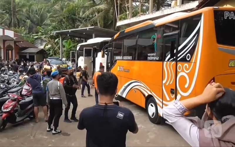 ganjar-sewa-bus